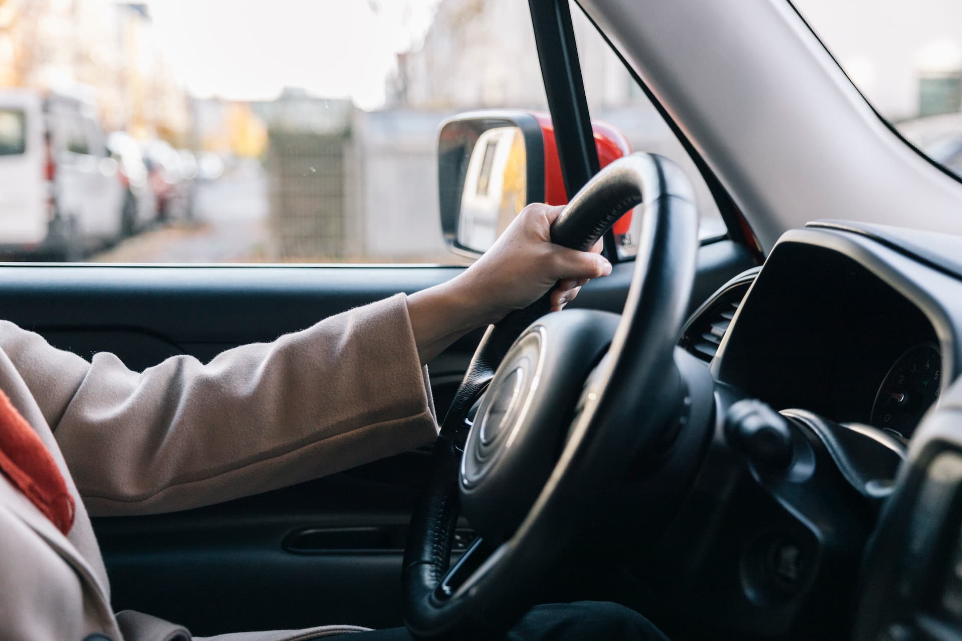 Personne en train de conduire